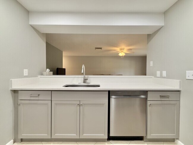 Building Photo - 1509 12th Ct SE