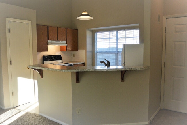 Building Photo - 8307 NE Starflower Ct