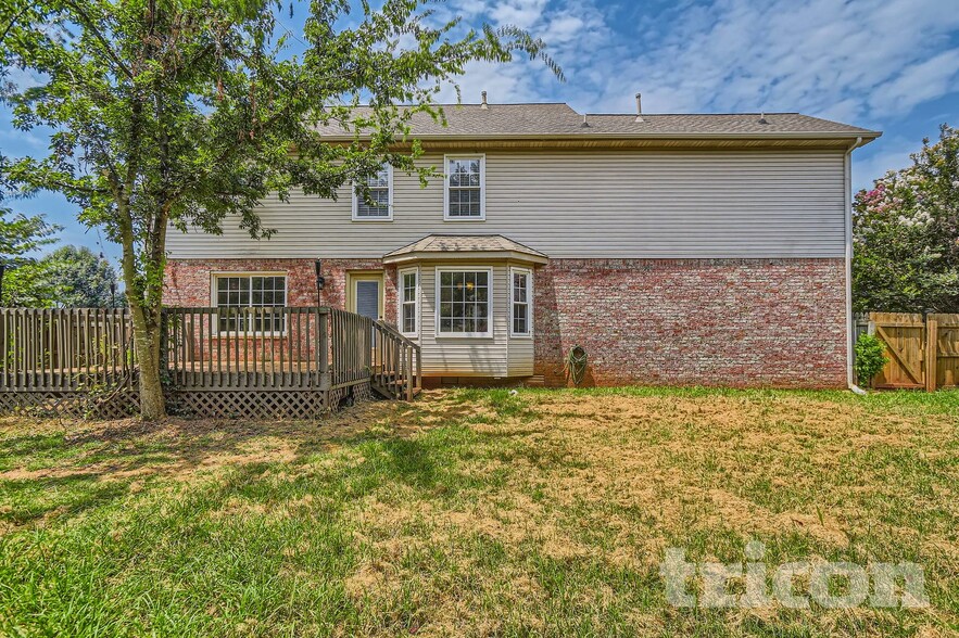 Building Photo - 2420 Amber Glen Dr