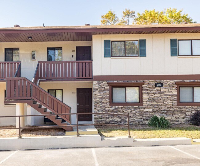 Building Photo - 502 Windsong Cir