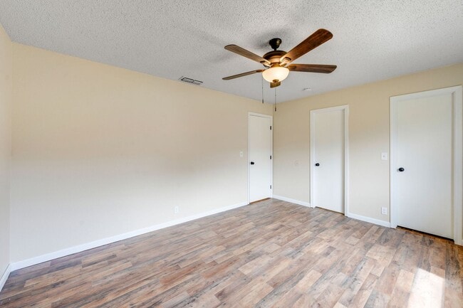 Building Photo - Charming Single-Story 3 Bed Home Two Car Garage & Spacious Yard!