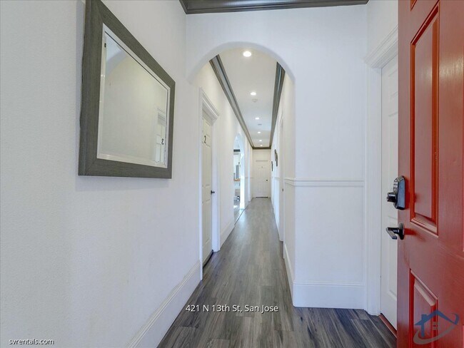 Building Photo - 421 N 13th St