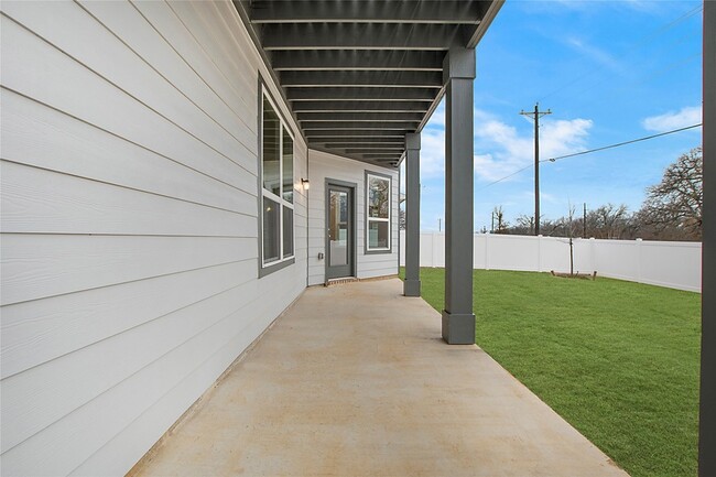 Building Photo - 1605 Katharina Ave