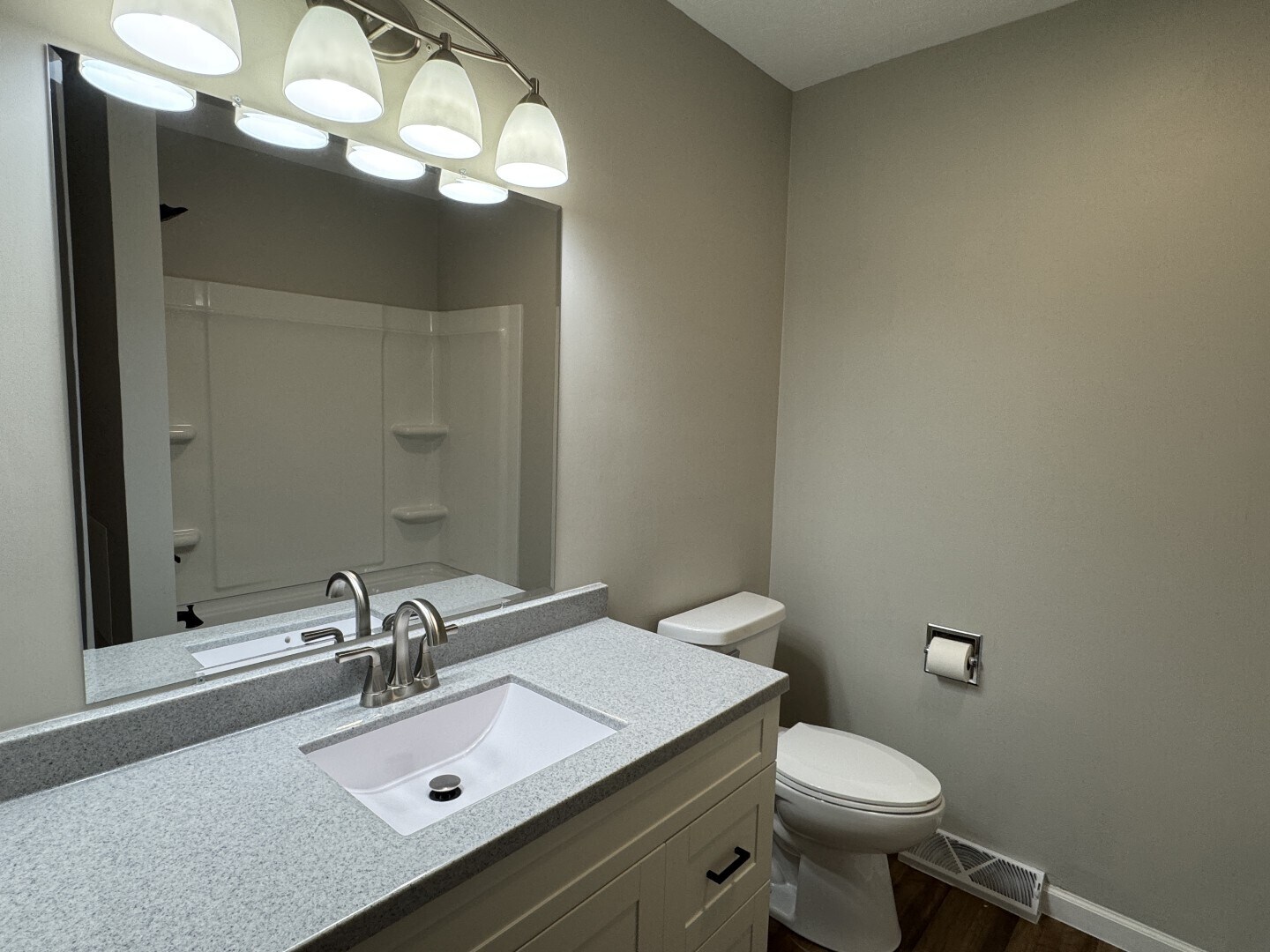 Building Photo - 110 W 46th St