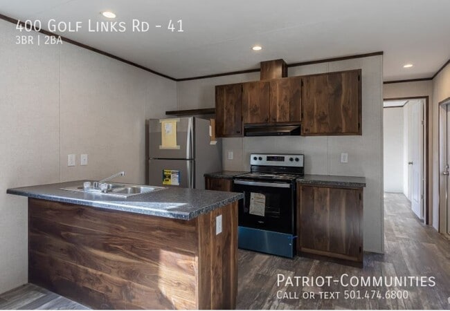 Building Photo - 400 Golf Links Rd