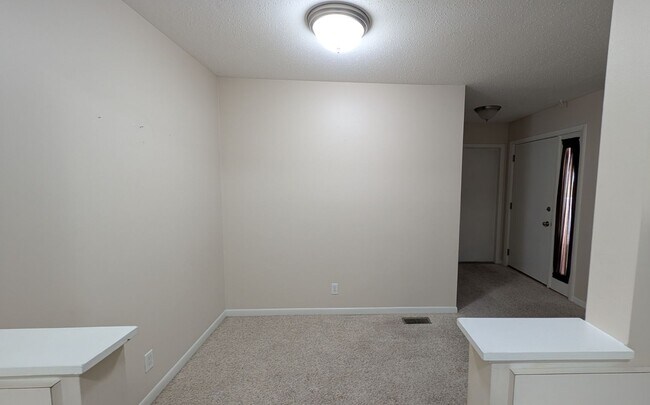Building Photo - 17554 Parkwood Dr