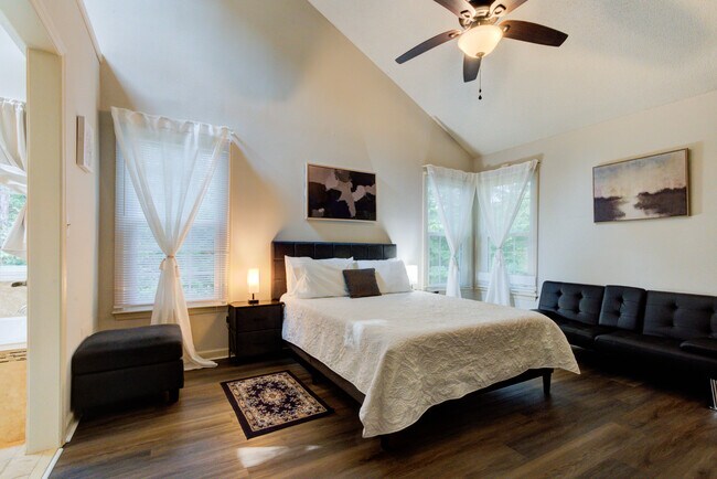 Building Photo - 104 Bright Angel Dr