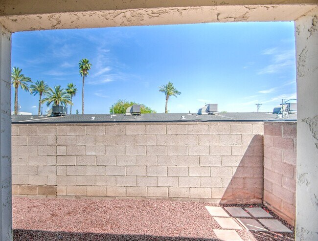 Building Photo - Spacious Villa for rent in Phoenix!