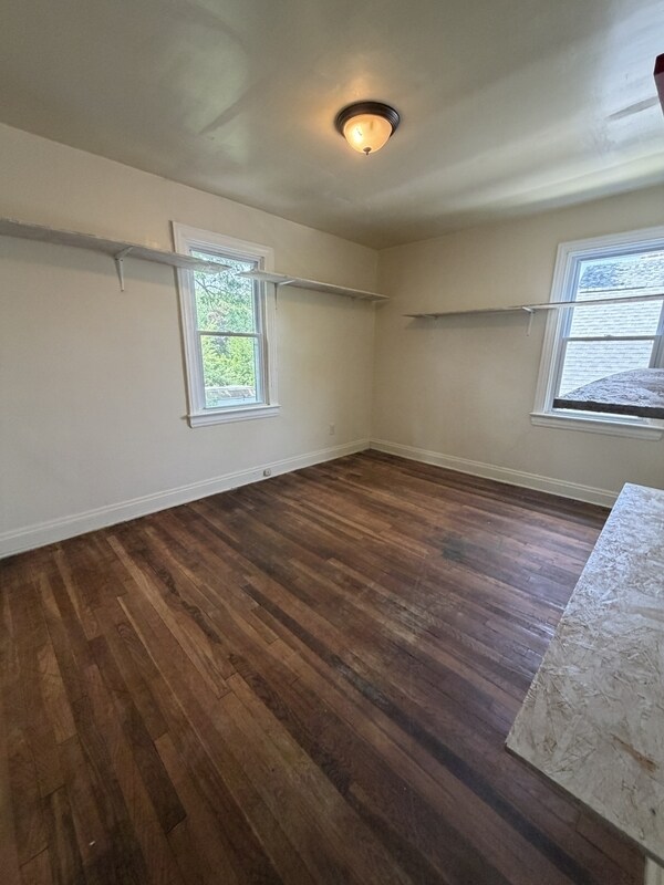 Building Photo - 3830 E 147th St