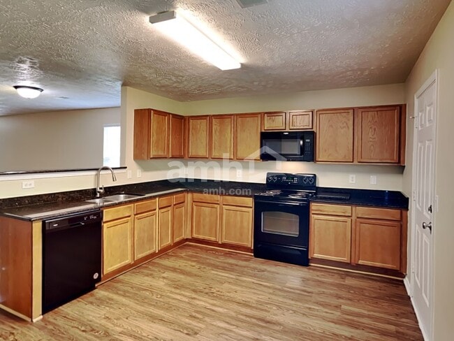 Building Photo - 2727 Sutherland Dr