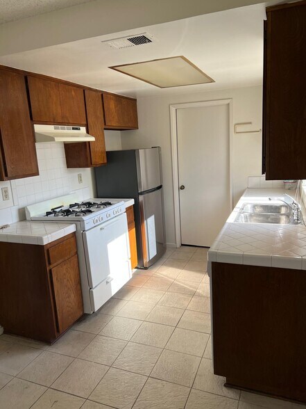 Building Photo - 507 S Orange Ave