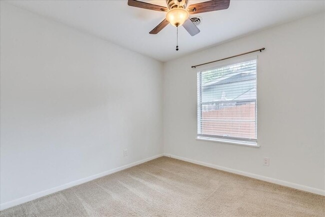 Building Photo - 5614 Delwood Dr