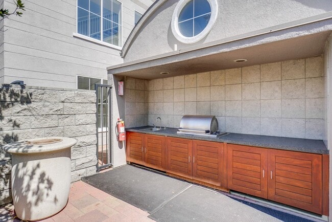 Building Photo - Large Santa Clara 1 Bedroom Condo in Rivermark Area