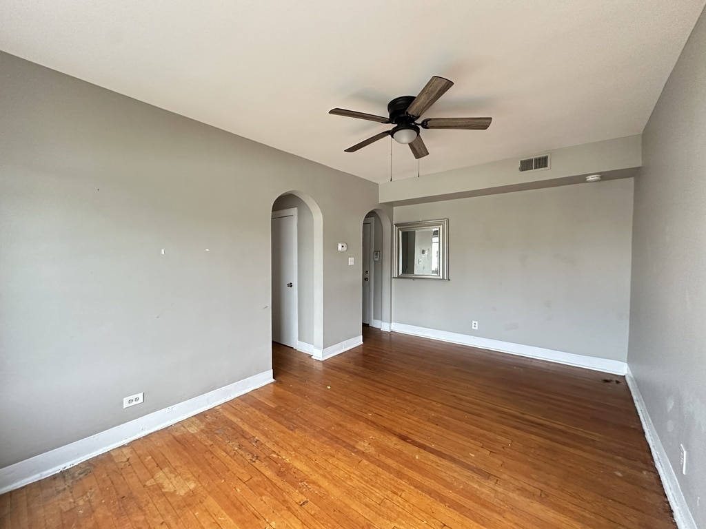 Building Photo - 6710 S Claremont Ave