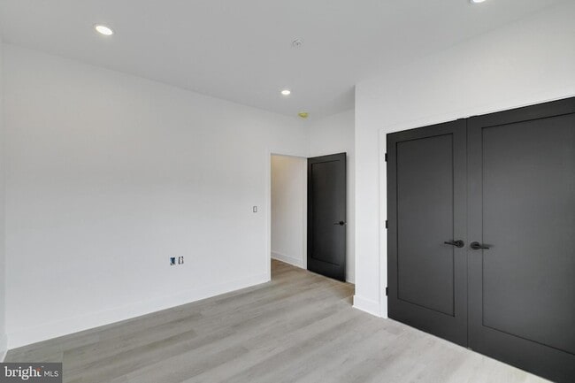 Building Photo - 3045 Richmond St