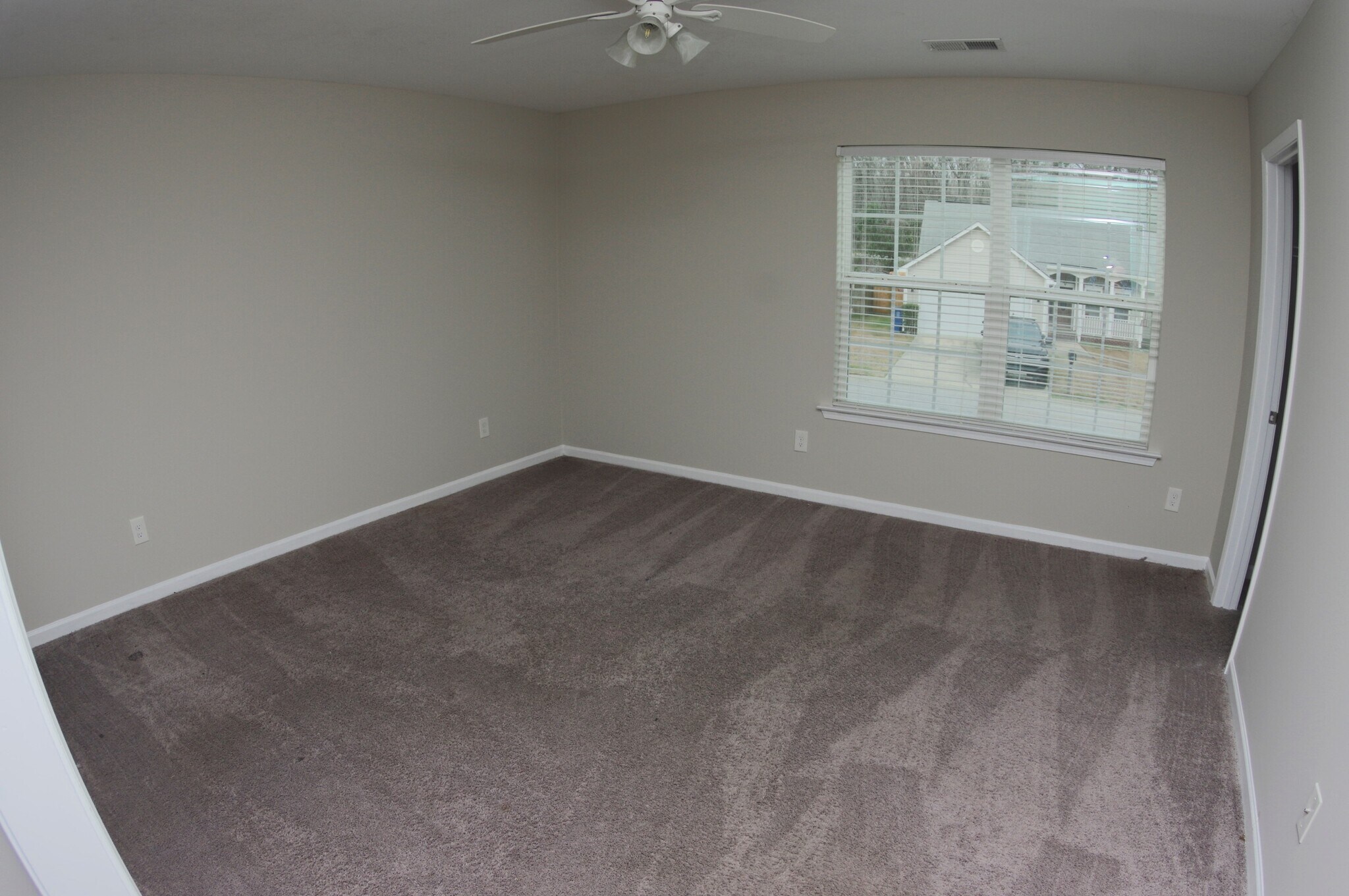Building Photo - 129 Vermillion Dr