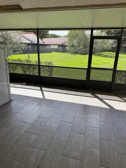 Building Photo - 330 Lakeside Ct