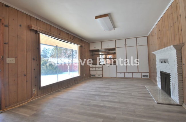 Building Photo - Adventure Meets Convenience in This Logan Home