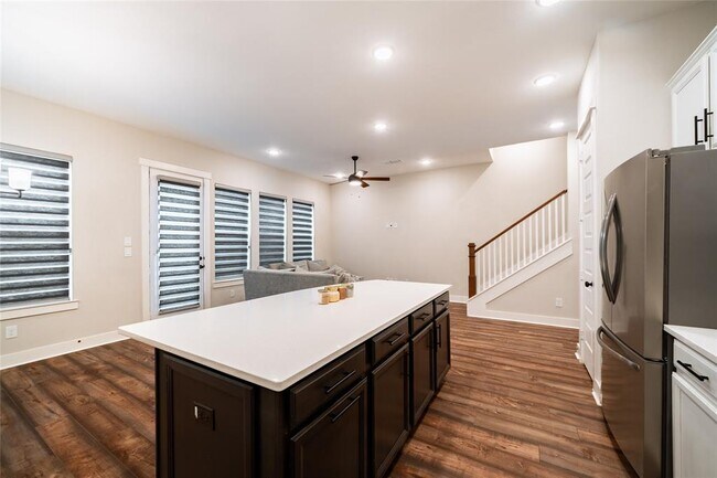 Building Photo - 10922 Brambling Wood Dr
