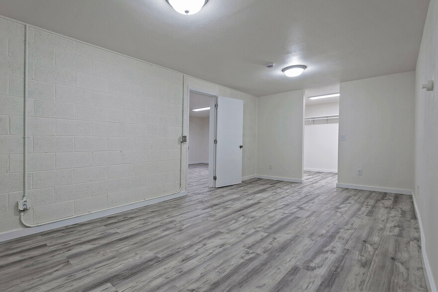 Largest Bedroom 4 Walk In Closet - 2723 S Melbourne St