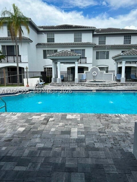 Building Photo - 725 SW 148th Ave