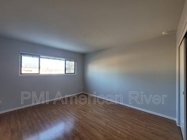 Building Photo - 3127 Vía Grande