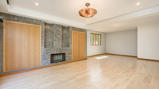 Living room Main House - 917 N La Jolla Ave