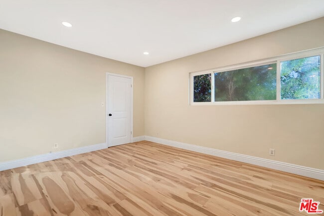 Building Photo - 16608 Park Ln Cir