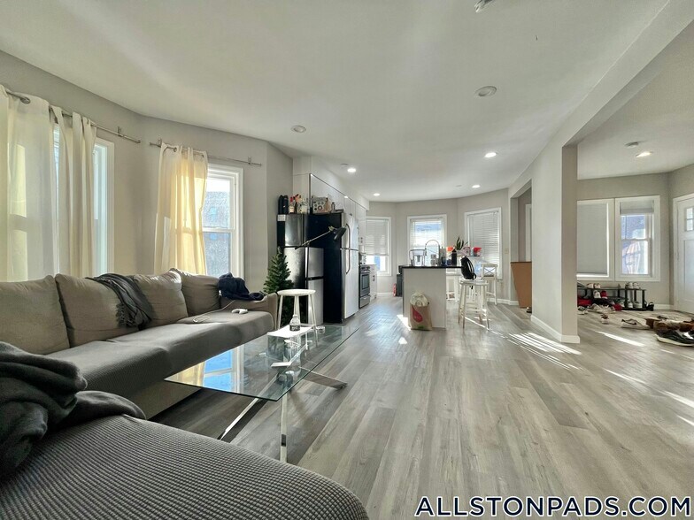 Building Photo - 66 Quint Ave