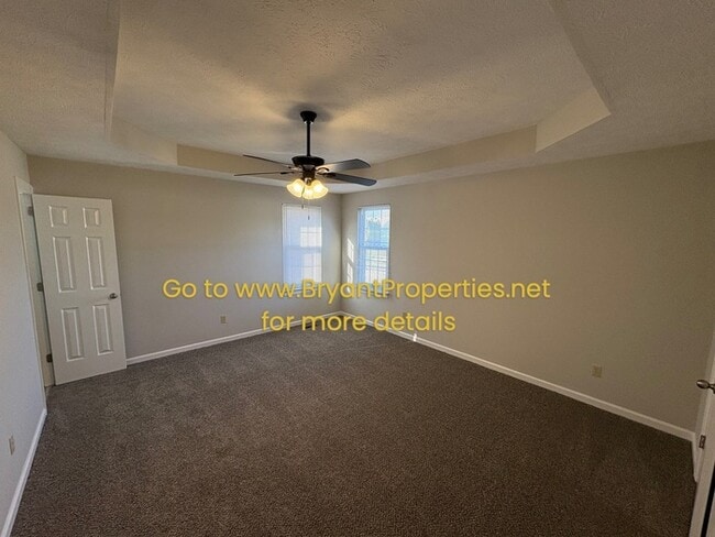 Building Photo - 2002 Dogwood Ln