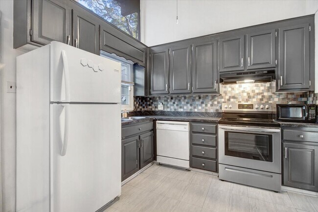 Building Photo - 514 Forest Hill Dr