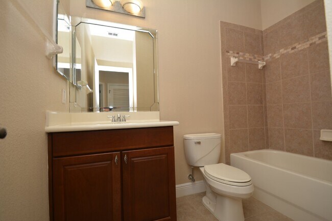 Building Photo - Tidelands Condo! Community amenities!