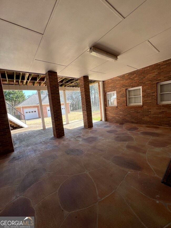 Building Photo - 678 Verney Dr