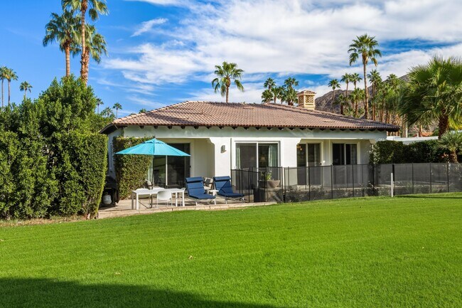 Building Photo - 45737 Club Dr