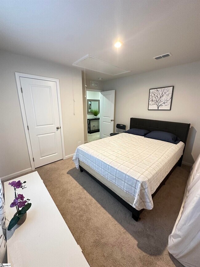 Building Photo - 304 Wyngate Ct