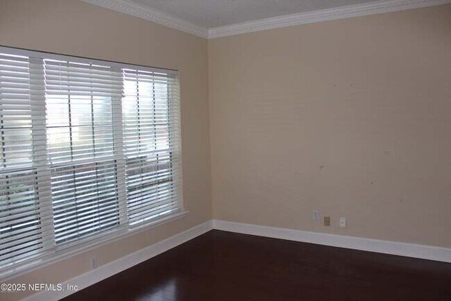 Building Photo - 3149 La Reserve Dr