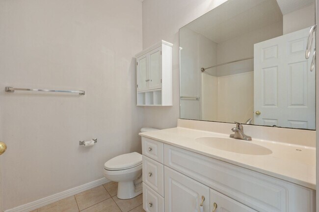 Building Photo - First Floor - The Oaks Unit!