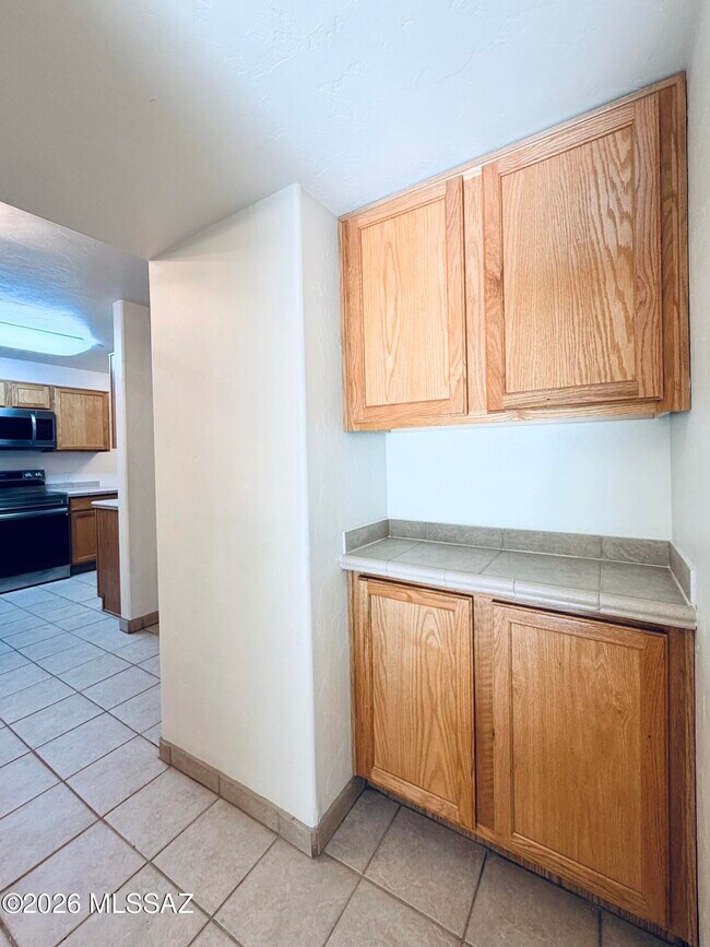 Building Photo - 5675 N Camino Esplendora