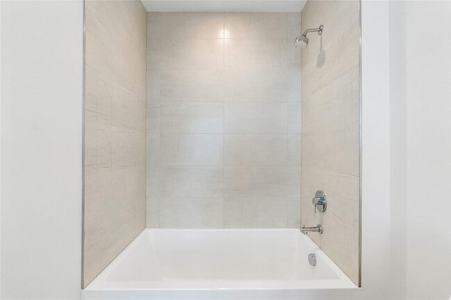 Building Photo - 153 N Seabreeze Blvd