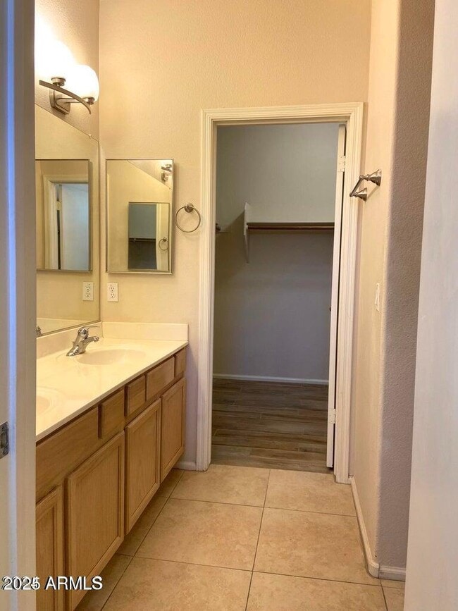 Building Photo - 2643 S 156th Ave