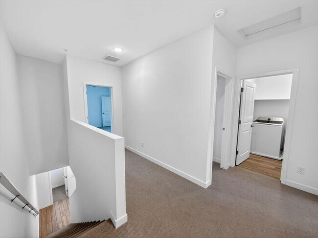Building Photo - Stunning New 3Beds/2.5Bath Townhome in Phoenix, AZ!