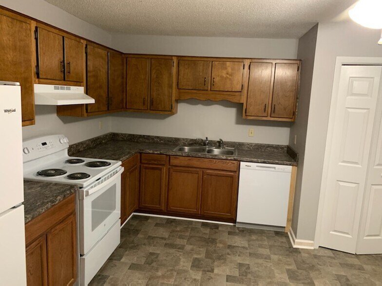 Building Photo - 406 Missionary Ave