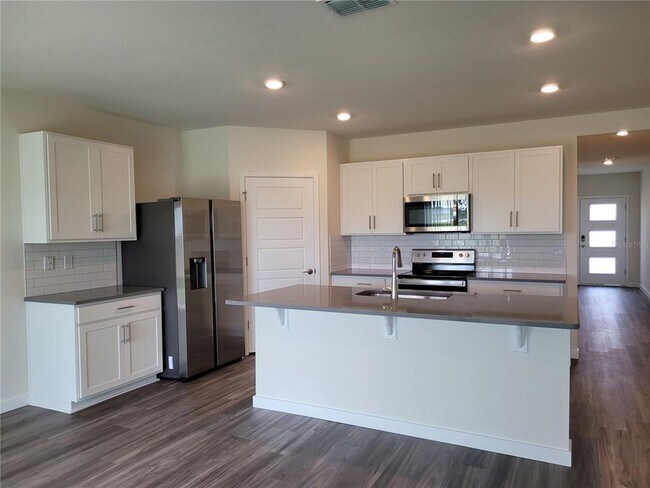 Building Photo - 399 Tanis Ave