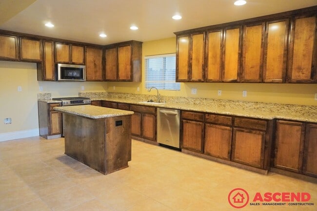 Building Photo - Beautiful Home Located in Rosedale!