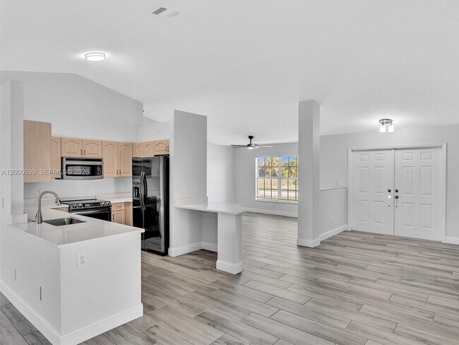 Building Photo - 2022 NW 9th Terrace