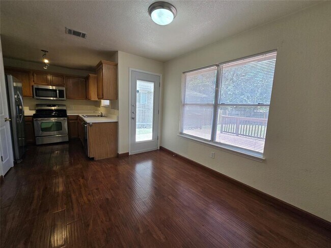 Building Photo - 505 Shant St
