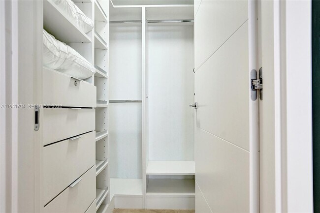 Building Photo - 1800 S Ocean Dr