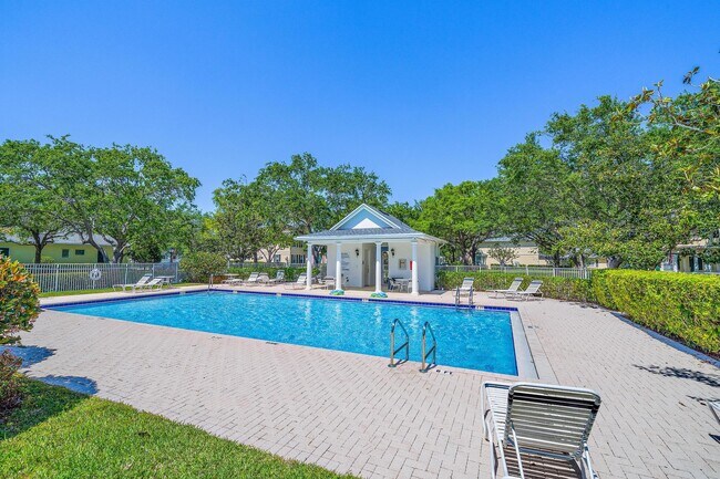 Building Photo - 138 Poinciana Dr