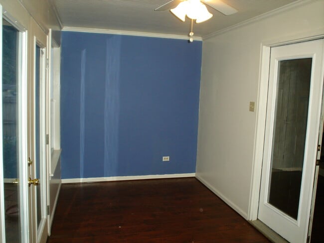 Building Photo - QUESTIONS PLEASE CONTACT Peggy Goodman 501...