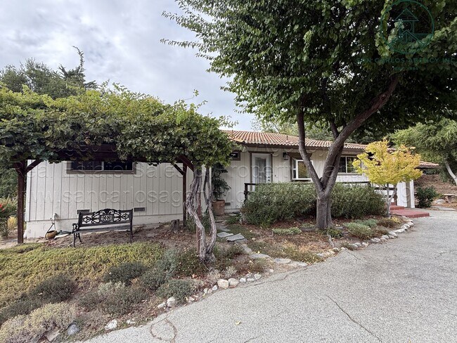 Building Photo - Spacious Three Bedroom Carmel Valley Villa...